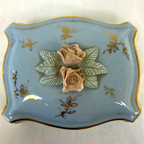 Antique bone china French lidded vanity box . - Picture 8 of 10